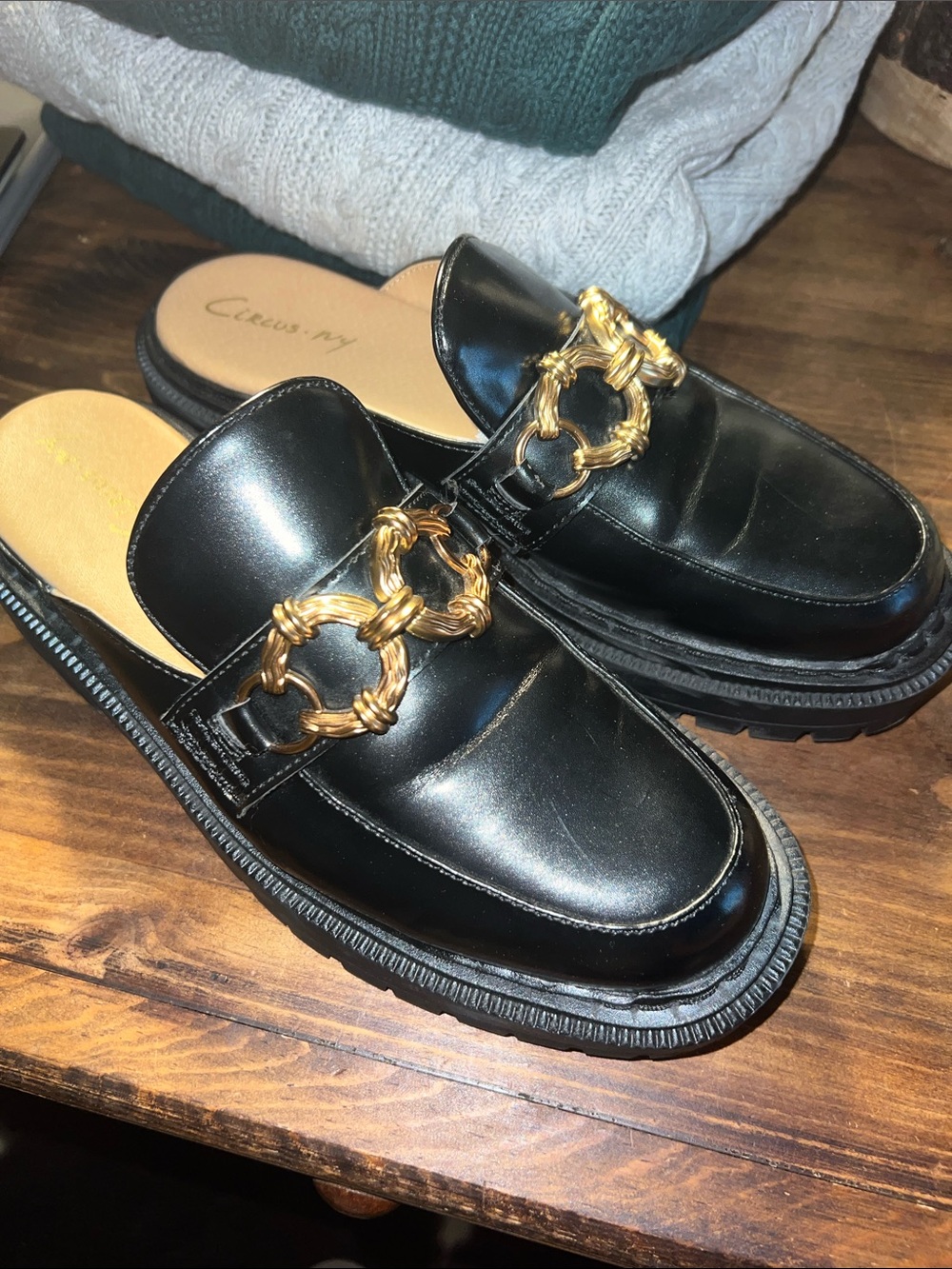 EUC! Circus by Sam Edelman Black Slip-On Mules with Gold Chain Accent 9.5W